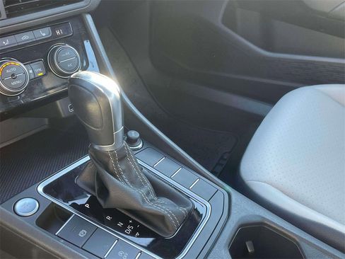 Used 2019 Volkswagen Jetta R-Line image 30