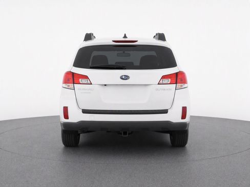 Used 2013 Subaru Outback 2.5i Premium AWD/4WD image 6