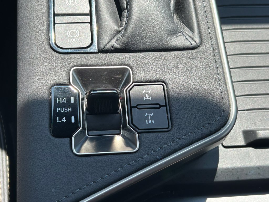Used 2025 Lexus GX 550 AWD/4WD image 35