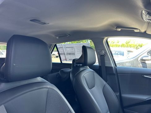 New 2025 Kia Niro EX image 13