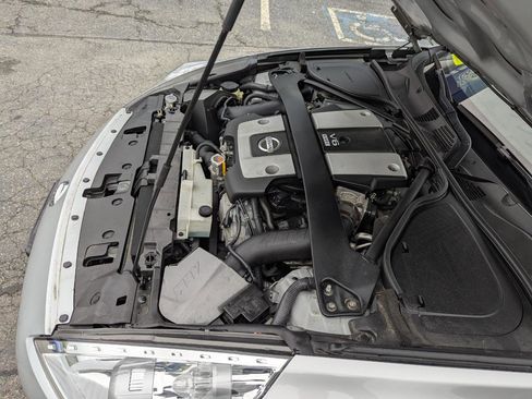 Used 2010 Nissan 370Z Touring w/ Sport Pkg RWD image 34