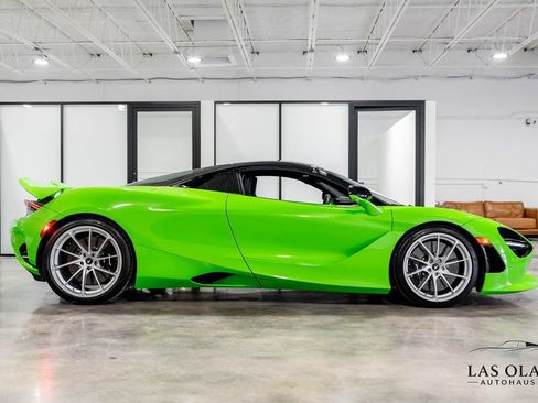 Used 2026 McLaren 750S Spider RWD image 1