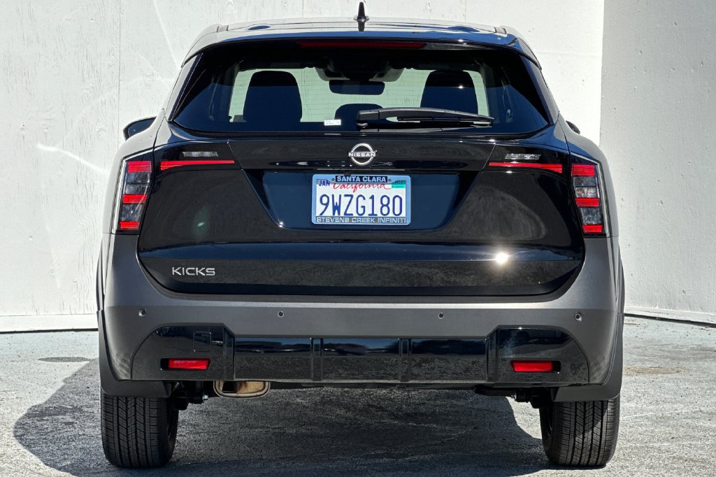 Certified 2025 Nissan Kicks SV w/ Illumination Package FWD image 4