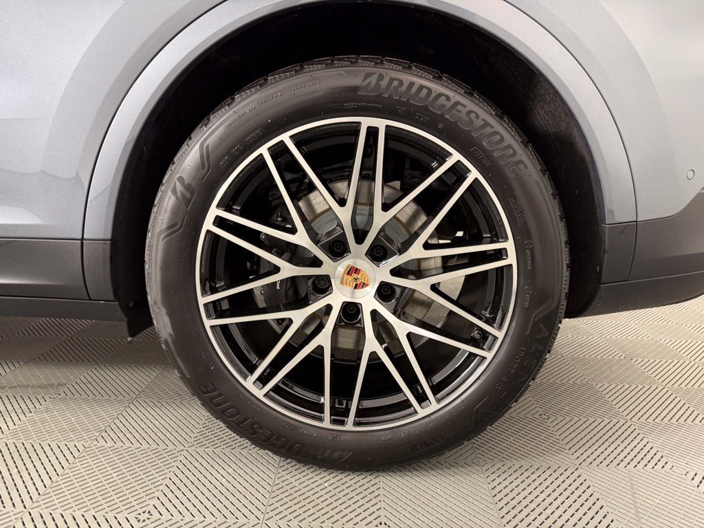 Certified 2026 Porsche Cayenne AWD/4WD image 12