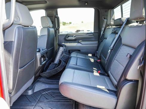 Used 2024 Chevrolet Silverado 2500 ZR2 w/ Technology Package AWD/4WD image 19