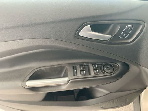 Used 2017 Ford Escape SE w/ Equipment Group 201A image 13