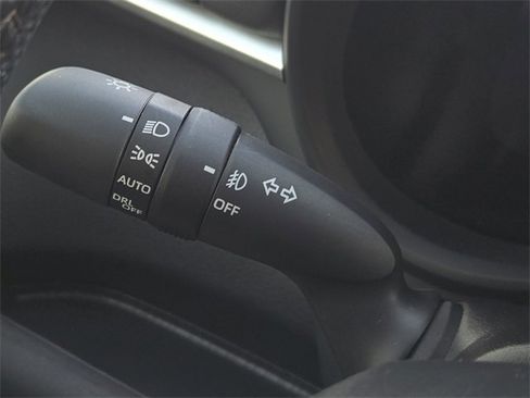 Used 2025 Toyota Sienna Limited image 30