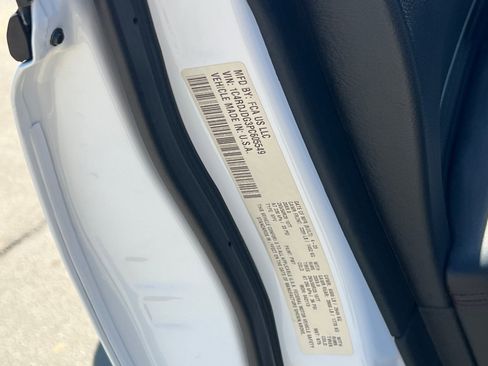 Used 2023 Dodge Durango GT image 31