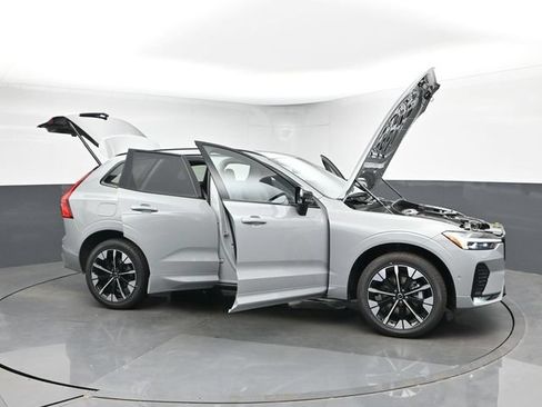New 2026 Volvo XC60 B5 Plus w/ Protection Package Premier AWD/4WD image 53
