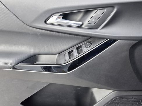 Used 2025 Chevrolet Equinox LT w/ Safety and Technology Package FWD image 27