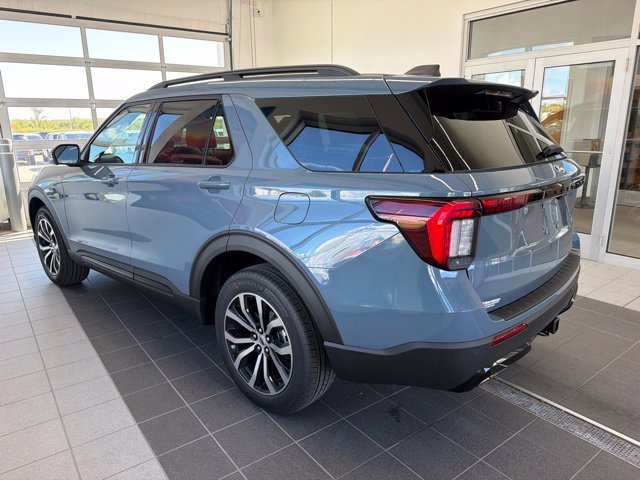 New 2027 Ford Explorer ST-Line AWD/4WD image 3