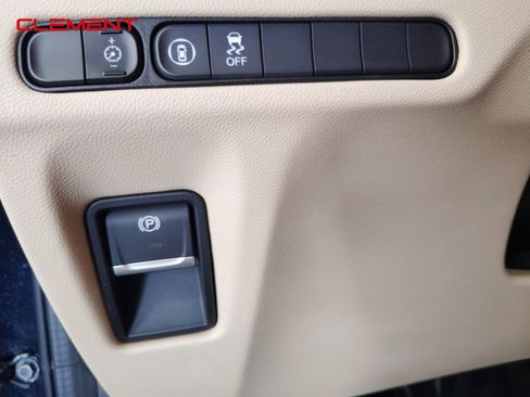 Used 2022 Acura MDX SH-AWD image 16