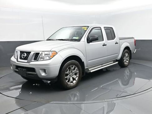 Used 2021 Nissan Frontier SV image 1