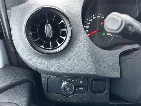 Used 2023 Mercedes-Benz Sprinter 2500 image 31