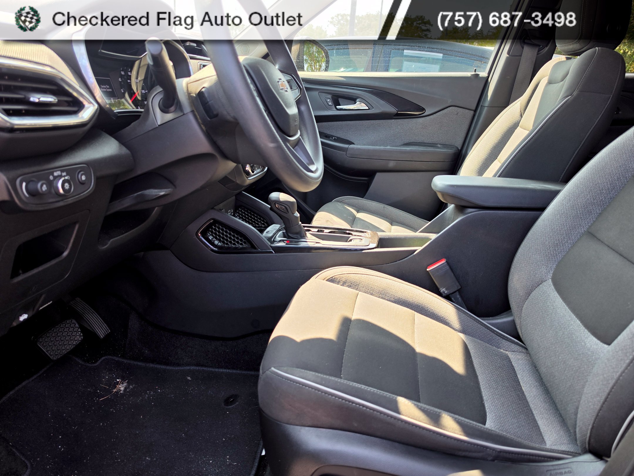 Used 2021 Chevrolet TrailBlazer LT w/ Convenience Package FWD image 8