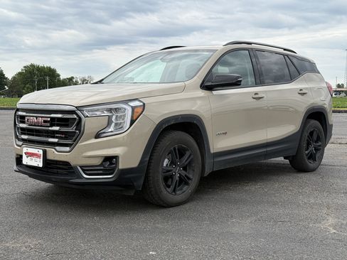 Used 2022 GMC Terrain AT4 w/ Infotainment Package II AWD/4WD image 8