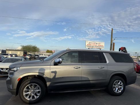 Used 2021 Chevrolet Suburban Premier w/ Premium Package image 4