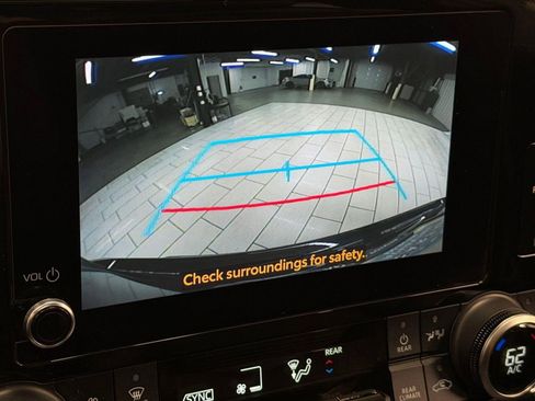 Used 2023 Toyota Highlander XSE AWD/4WD image 33