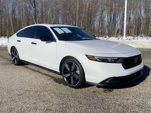 Certified 2023 Honda Accord Sport image 3