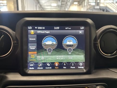 Used 2023 Jeep Gladiator Overland image 28