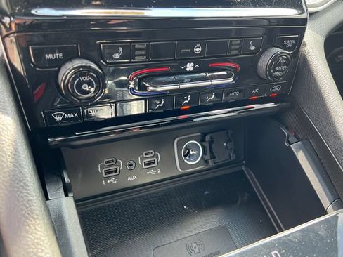 Certified 2025 Jeep Grand Cherokee Altitude AWD/4WD image 20