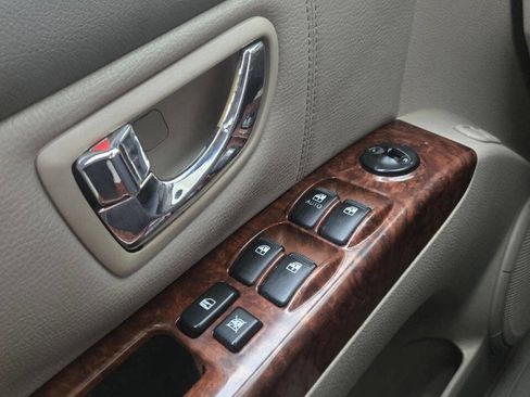 Used 2005 Kia Sorento EX image 12