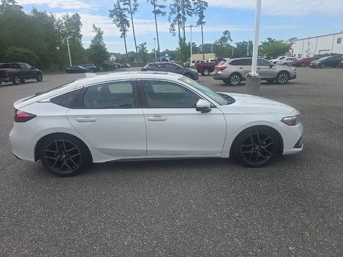 Used 2024 Honda Civic Sport Touring image 4