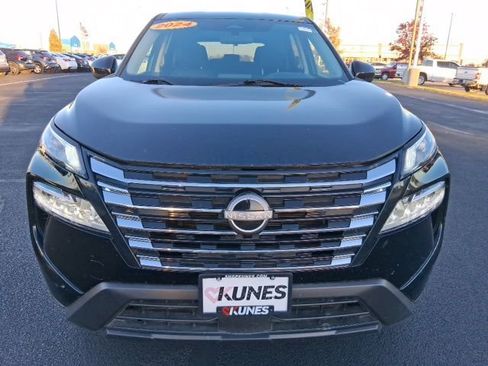 Used 2024 Nissan Rogue SV image 15