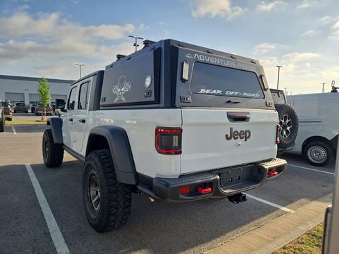 Used 2023 Jeep Gladiator Rubicon w/ Cold Weather Group AWD/4WD image 2
