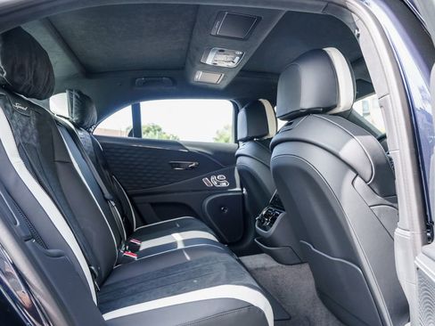Used 2025 Bentley Flying Spur Plug-In Hybrid AWD/4WD image 21