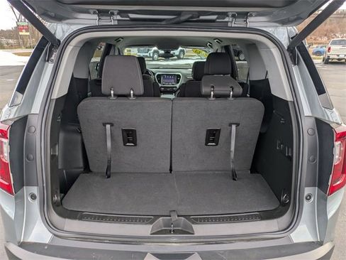 Used 2023 GMC Acadia SLE w/ Driver Convenience Package image 33