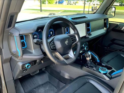 Used 2025 Ford Bronco Badlands AWD/4WD image 17