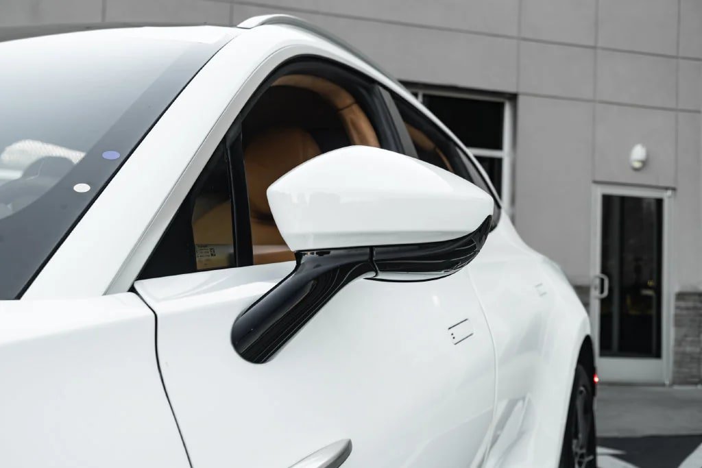 Used 2022 Aston Martin DBX AWD/4WD image 4