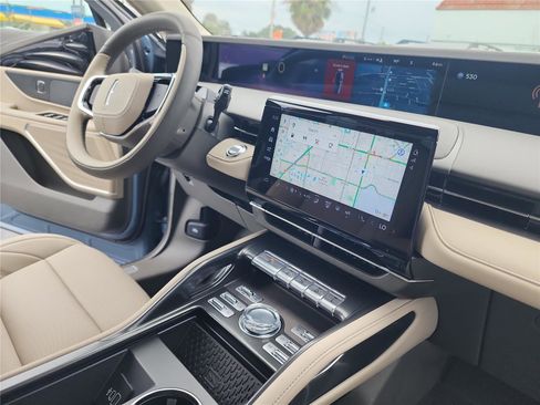 New 2025 Lincoln Nautilus Premier image 28