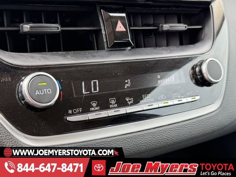 Used 2025 Toyota Corolla LE image 20