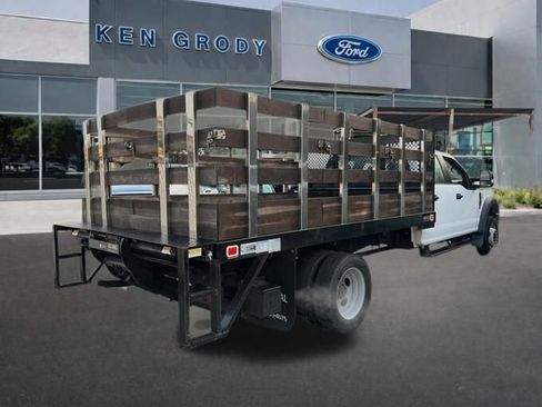 Used 2017 Ford F550 2WD Crew Cab Super Duty image 4