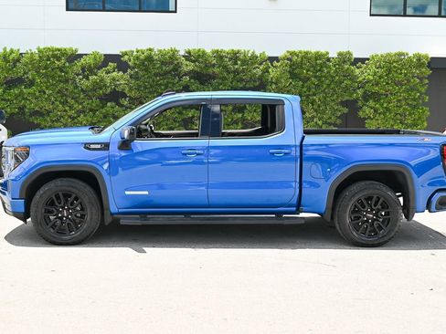 Used 2022 GMC Sierra 1500 Elevation w/ Elevation Premium Package AWD/4WD image 7