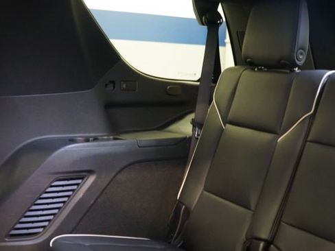 Certified 2025 Cadillac Escalade Premium Luxury AWD/4WD image 23