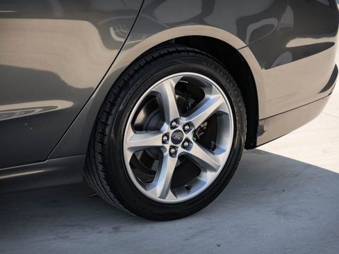 Used 2015 Ford Fusion SE image 32