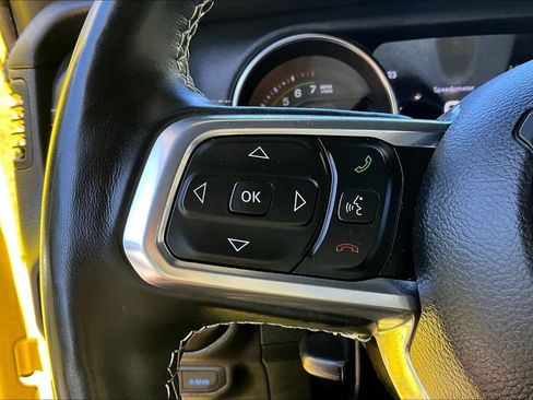 Used 2022 Jeep Wrangler Unlimited Sahara w/ Cold Weather Group AWD/4WD image 11