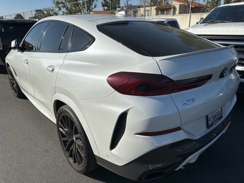 Used 2022 BMW X6 xDrive40i w/ Executive Package image 2