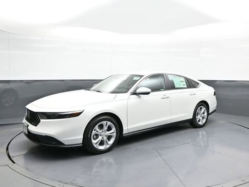 New 2026 Honda Accord LX image 10