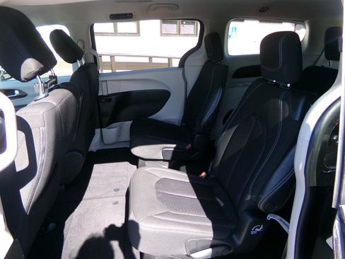 Used 2022 Chrysler Voyager LX FWD image 35