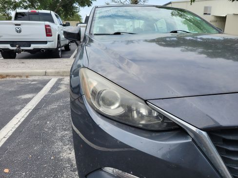 Used 2016 MAZDA MAZDA3 i Sport w/ Preferred Equipment Package FWD image 7