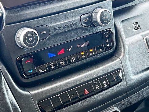 Used 2023 RAM ProMaster 2500 FWD image 10