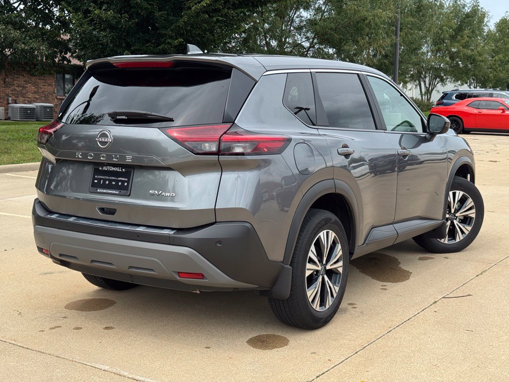Used 2023 Nissan Rogue SV AWD/4WD image 2