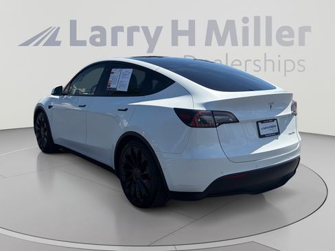 Used 2022 Tesla Model Y Performance AWD/4WD image 3