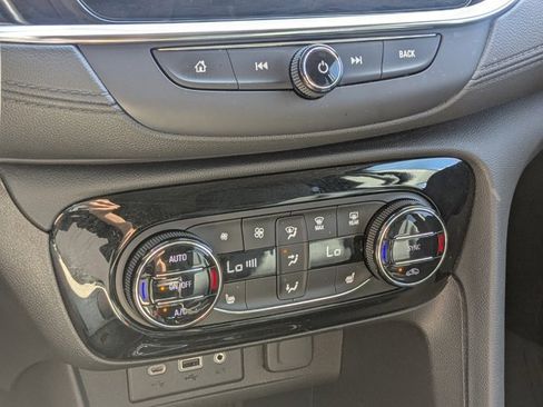Used 2022 Buick Encore GX Essence w/ Experience Buick Package image 18
