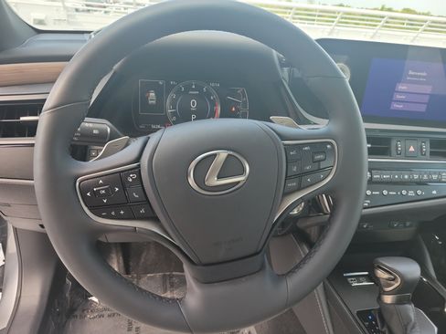 Certified 2023 Lexus ES 250 w/ Premium Package AWD/4WD image 25