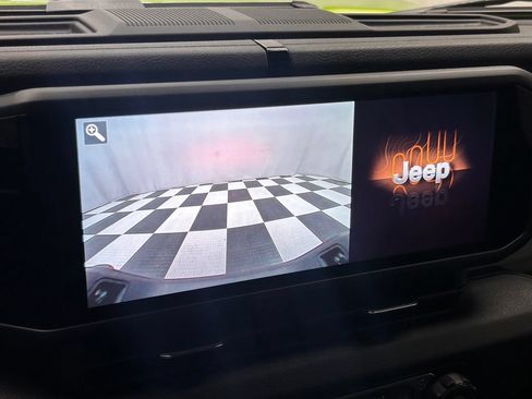 New 2025 Jeep Gladiator Sport AWD/4WD image 21